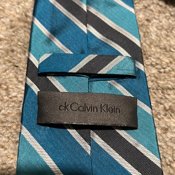 Calvin Klein tie - Picture 3 of 3